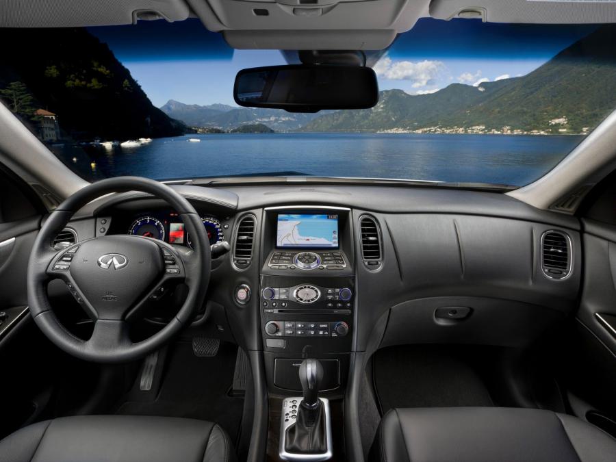  Infiniti EX30d GT 2010 года  (фото 3 из 12)